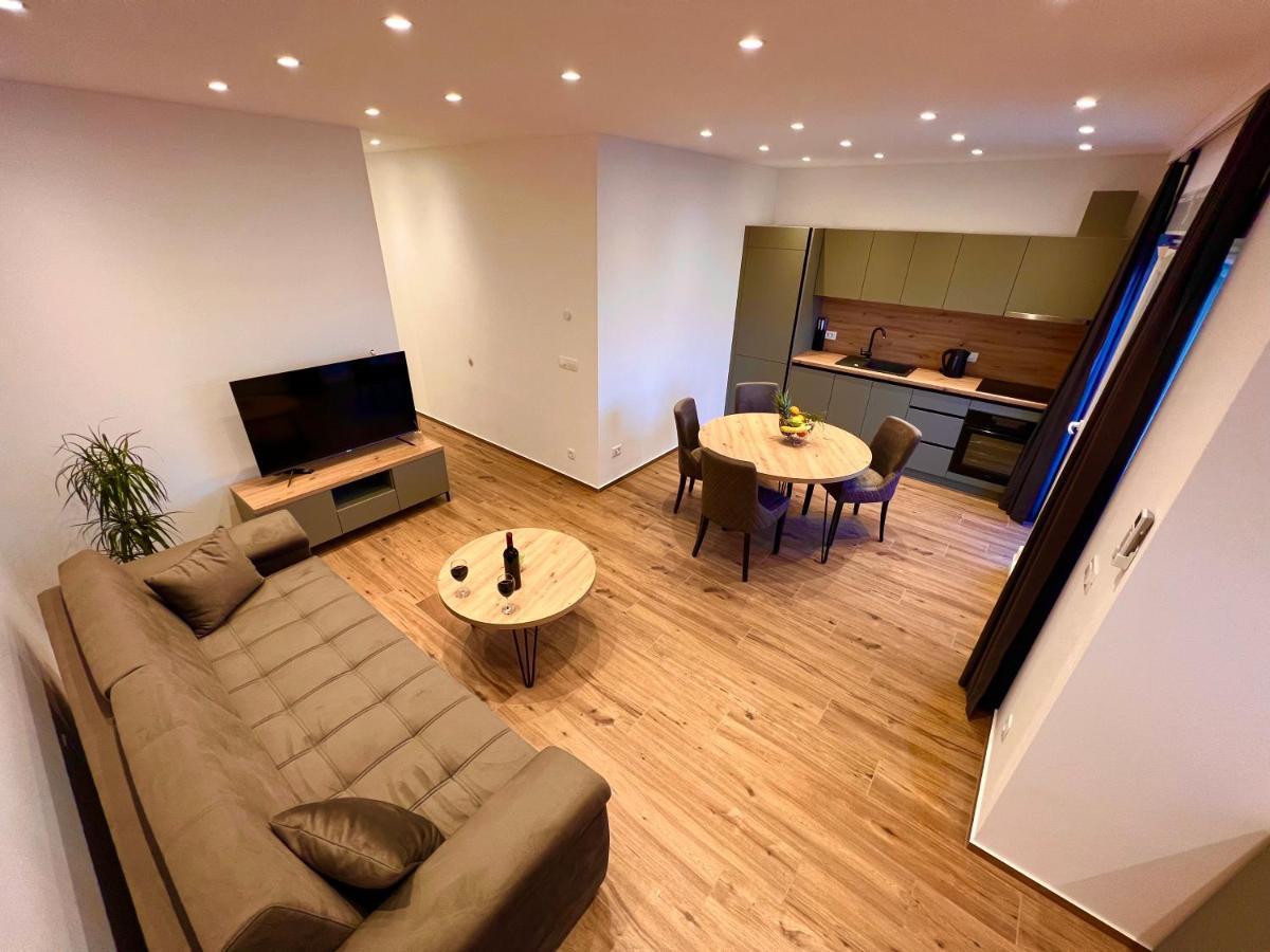 Vila Zrina - Apartmani Trogir Zewnętrze zdjęcie