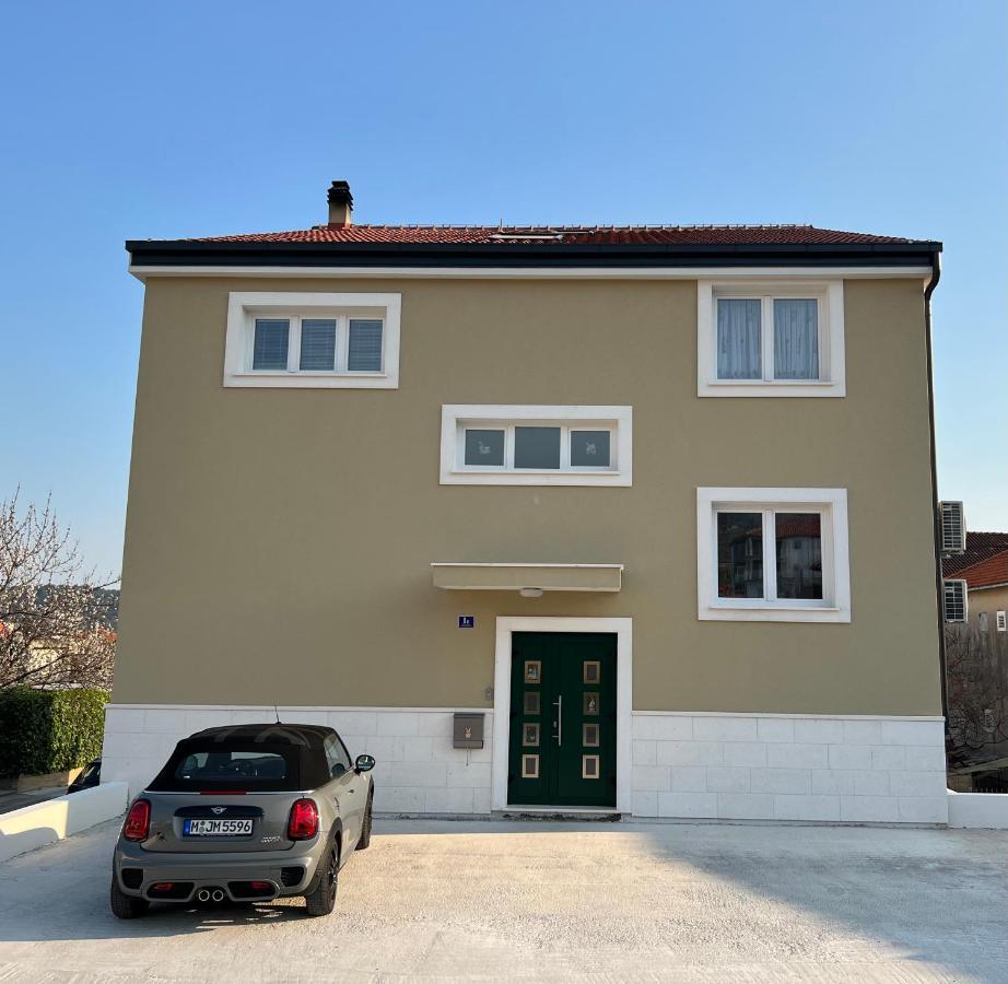 Vila Zrina - Apartmani Trogir Zewnętrze zdjęcie