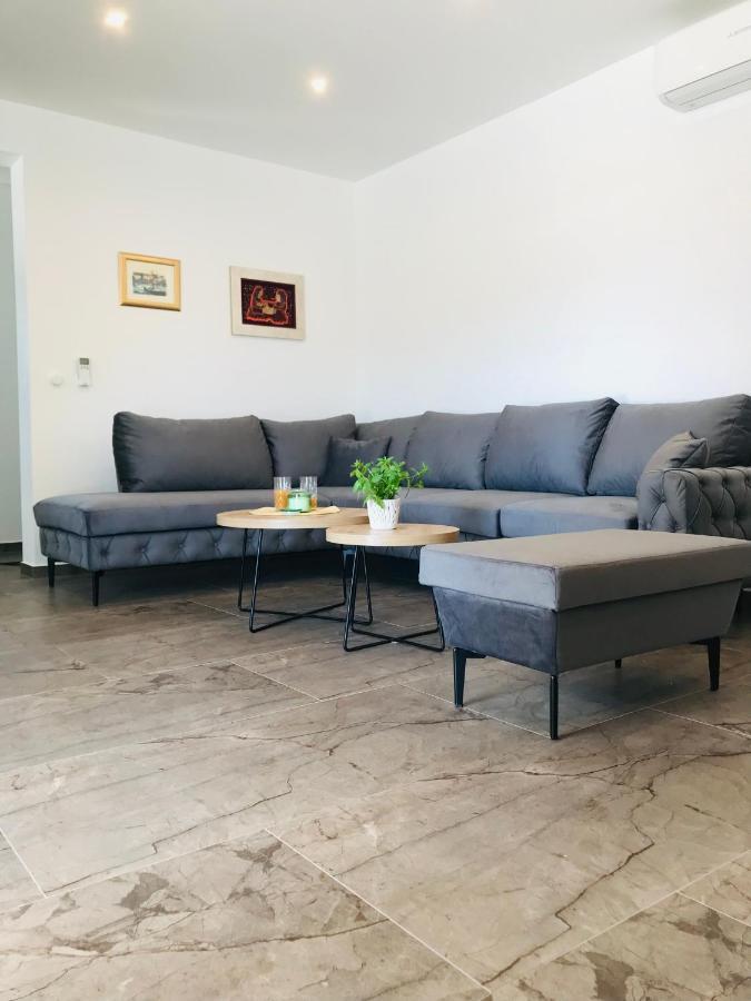 Vila Zrina - Apartmani Trogir Zewnętrze zdjęcie