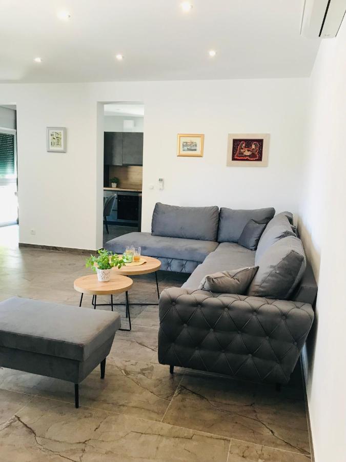 Vila Zrina - Apartmani Trogir Zewnętrze zdjęcie
