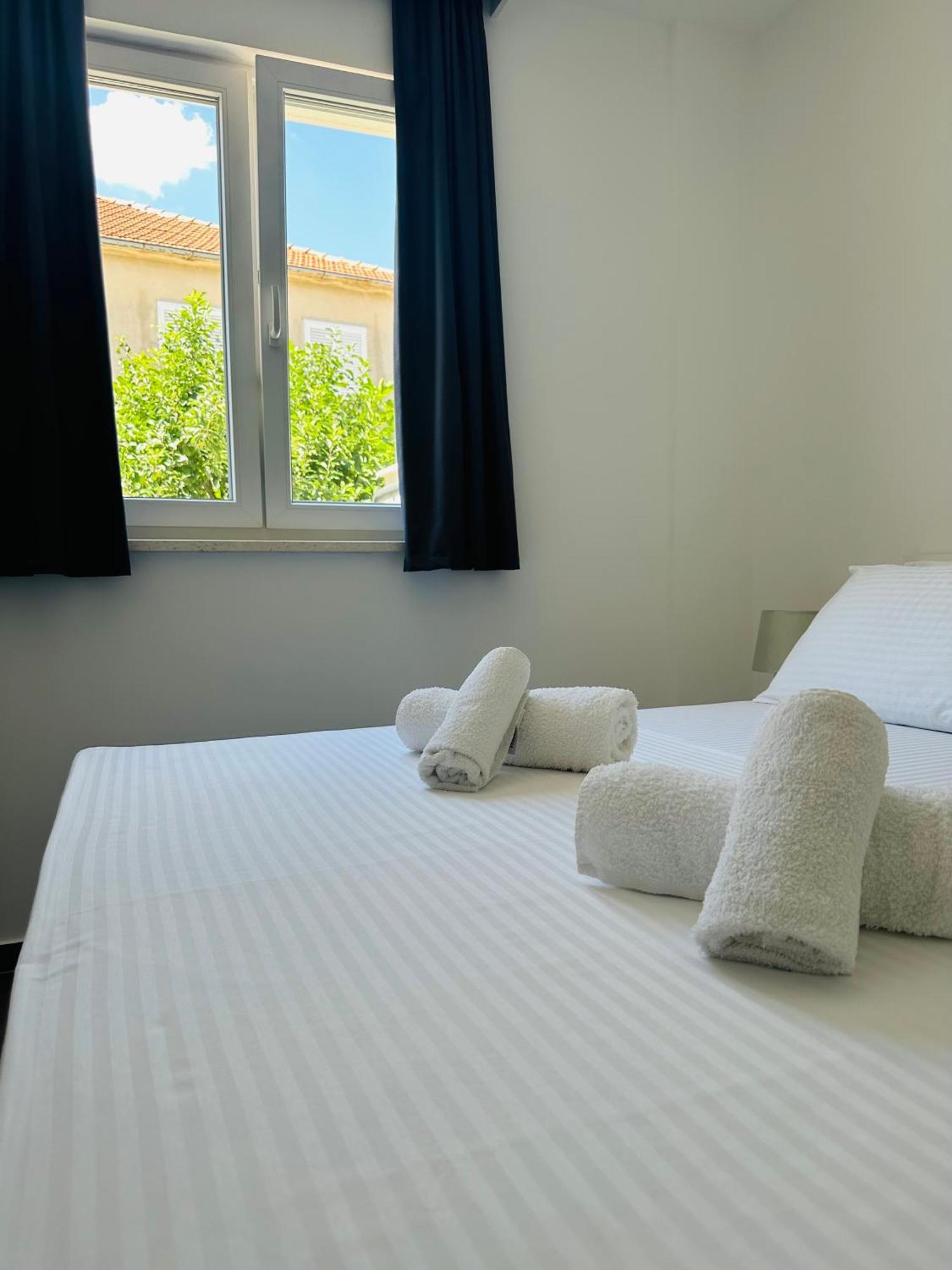 Vila Zrina - Apartmani Trogir Zewnętrze zdjęcie