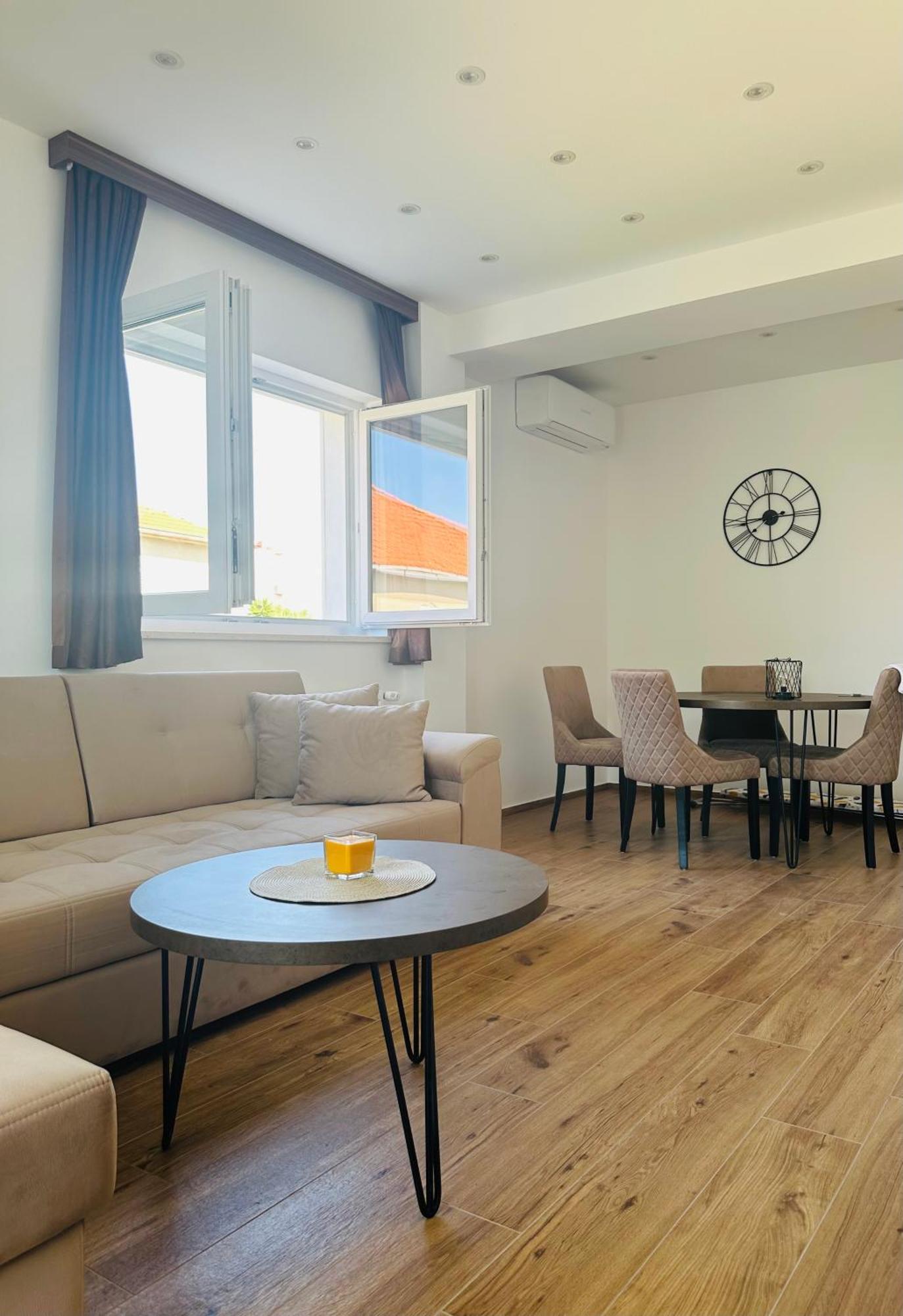 Vila Zrina - Apartmani Trogir Zewnętrze zdjęcie