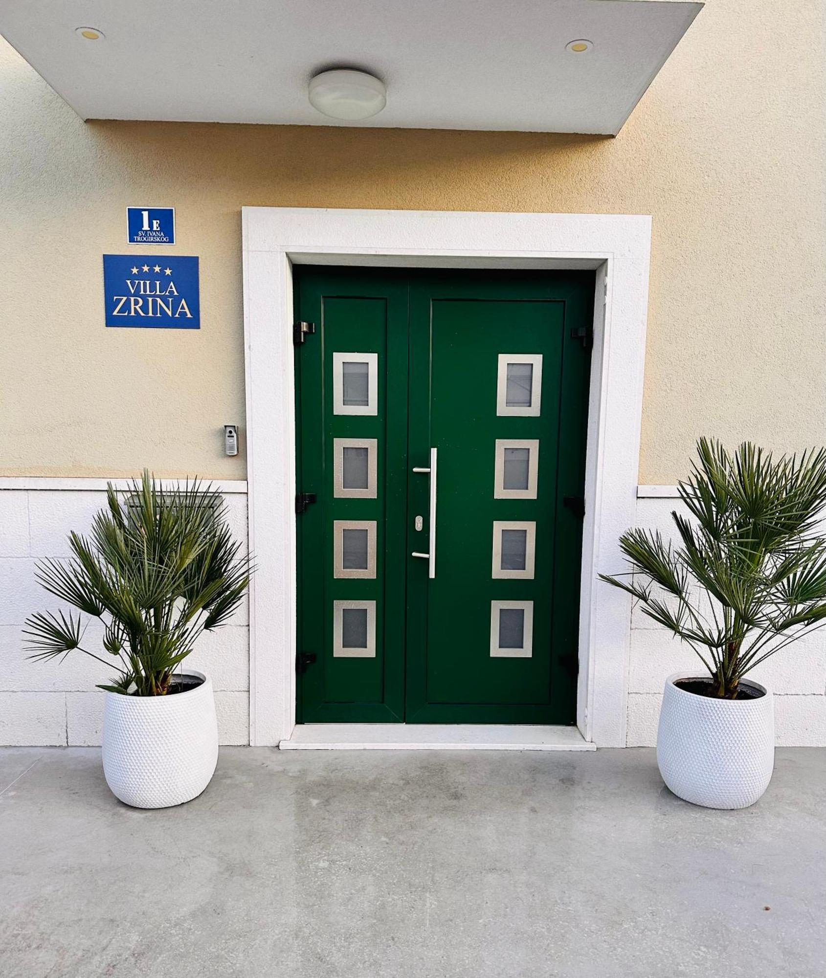 Vila Zrina - Apartmani Trogir Zewnętrze zdjęcie